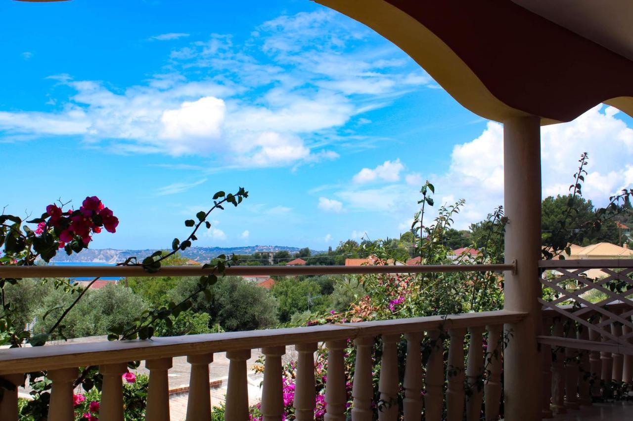 Marinos Studios At Lourdata Village Extérieur photo