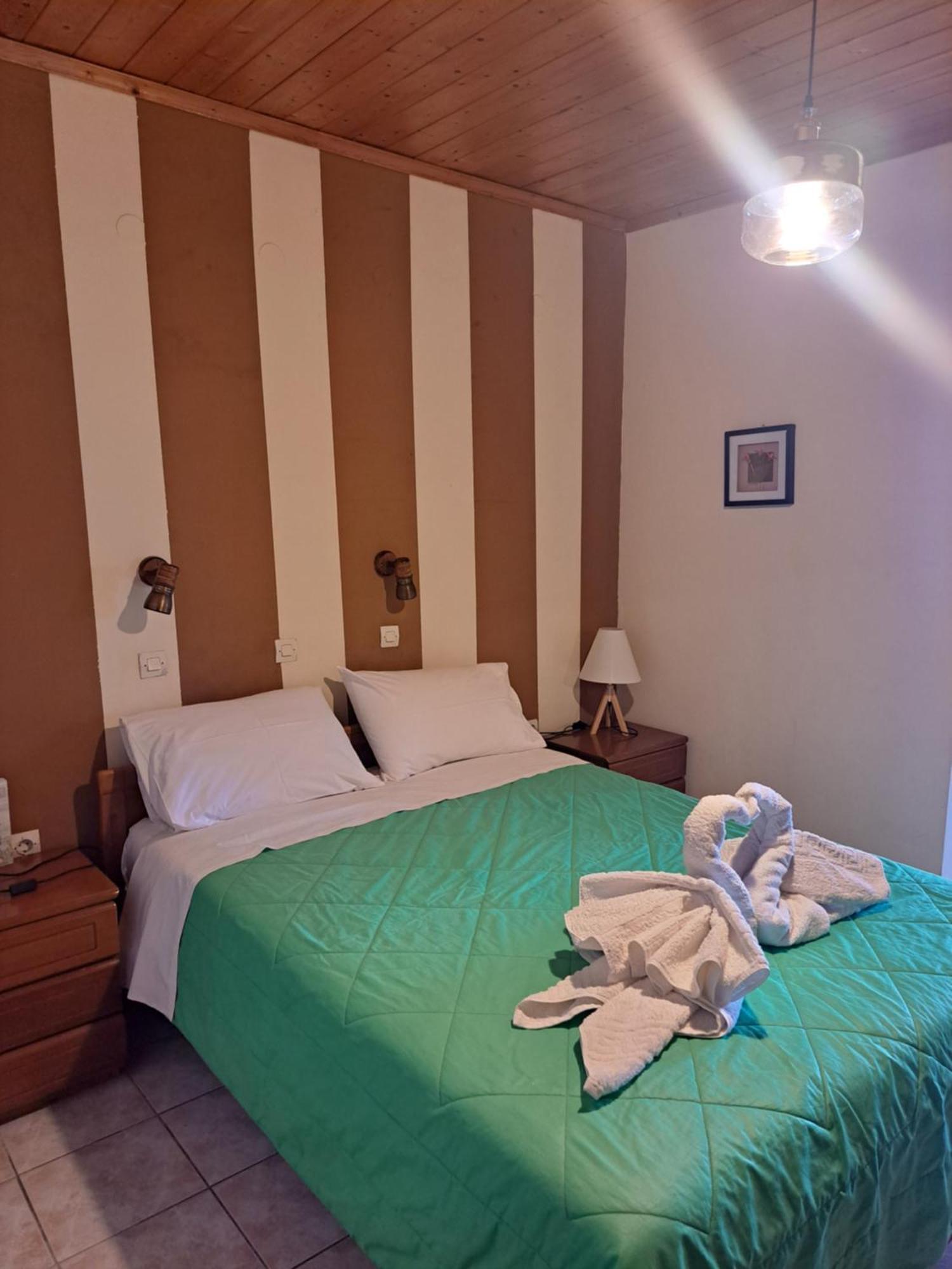 Marinos Studios At Lourdata Village Extérieur photo