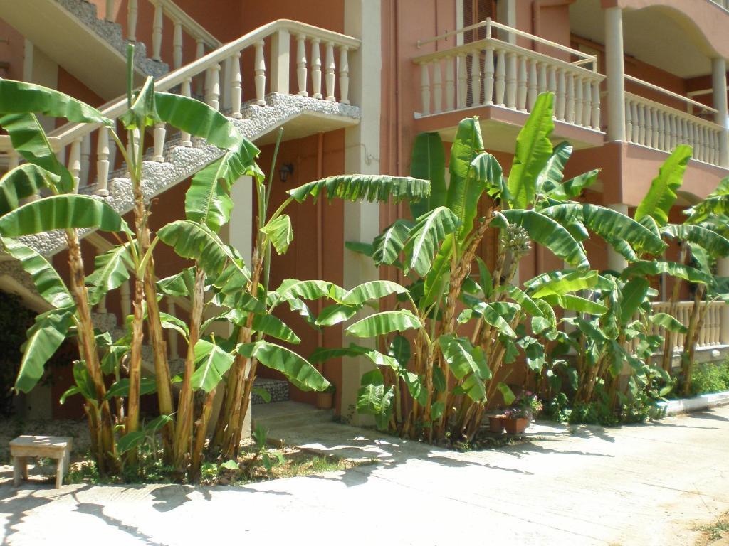 Marinos Studios At Lourdata Village Extérieur photo