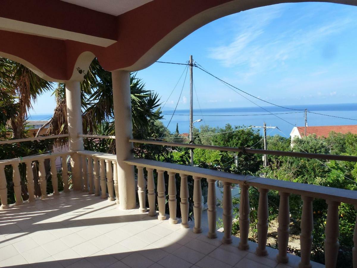 Marinos Studios At Lourdata Village Extérieur photo