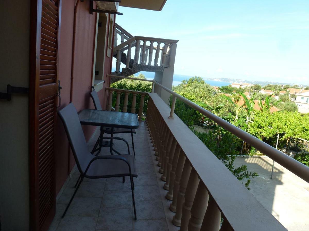 Marinos Studios At Lourdata Village Extérieur photo