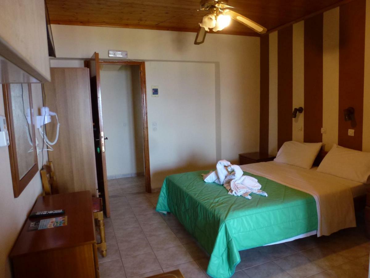 Marinos Studios At Lourdata Village Extérieur photo