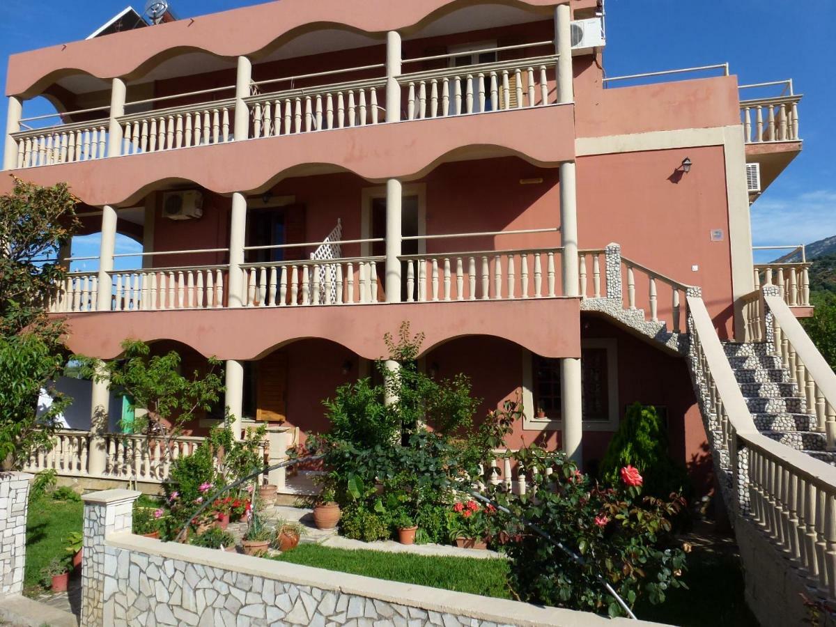 Marinos Studios At Lourdata Village Extérieur photo