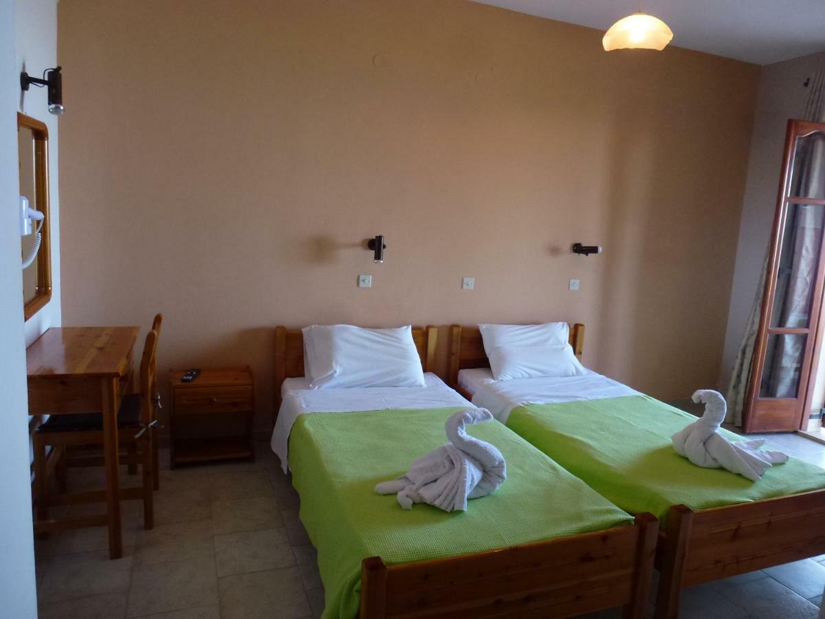 Marinos Studios At Lourdata Village Extérieur photo