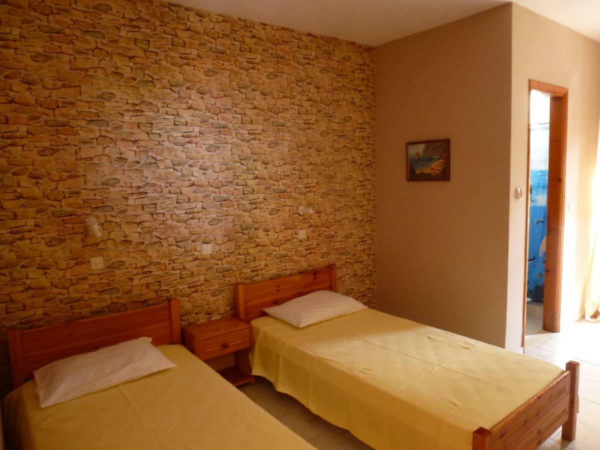 Marinos Studios At Lourdata Village Extérieur photo