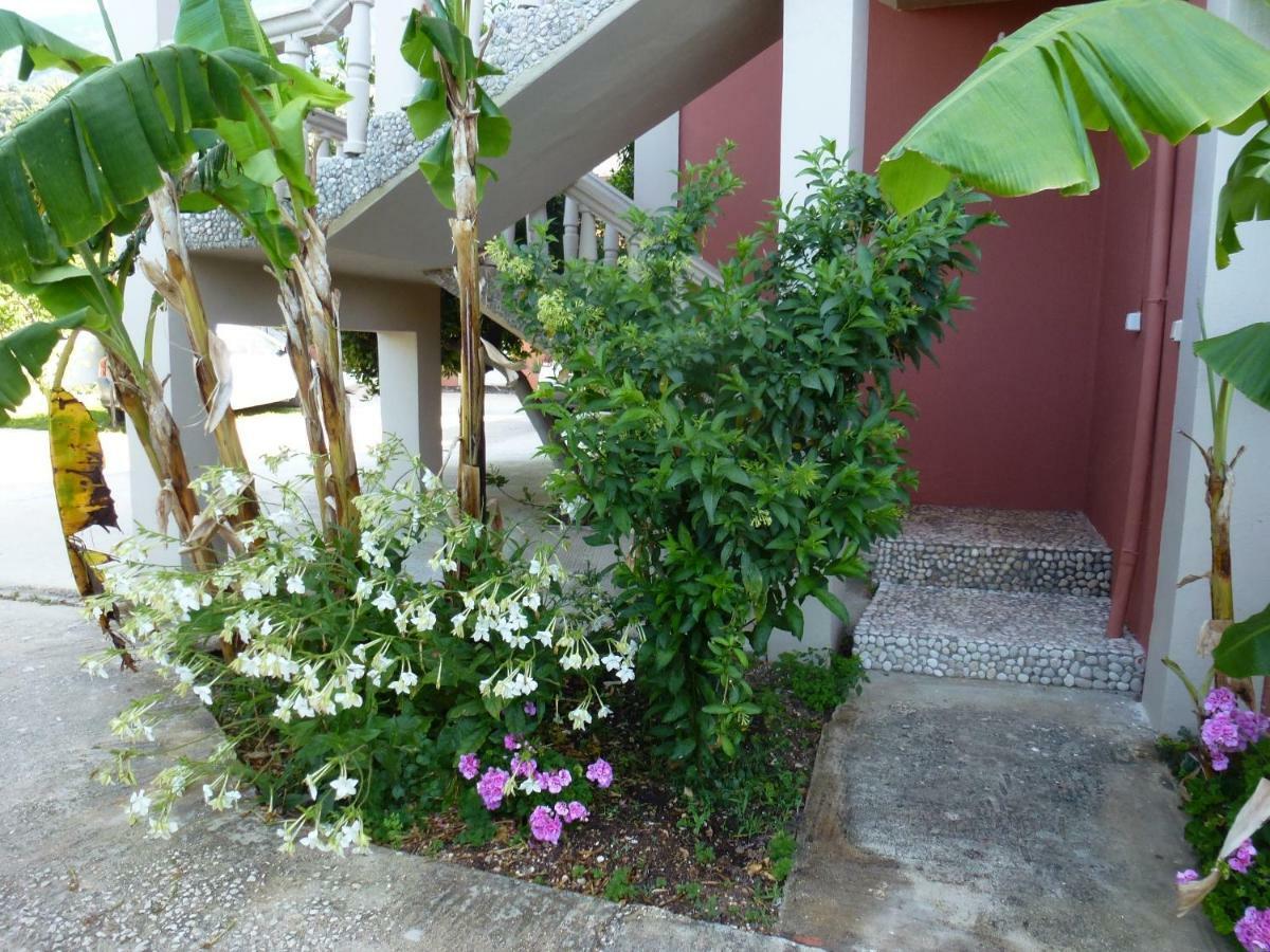 Marinos Studios At Lourdata Village Extérieur photo